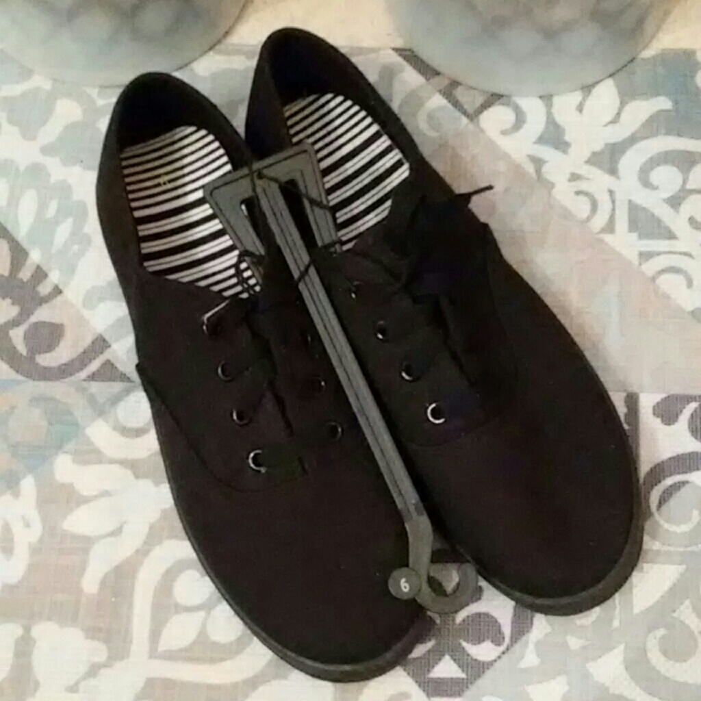 Basic Sneakers